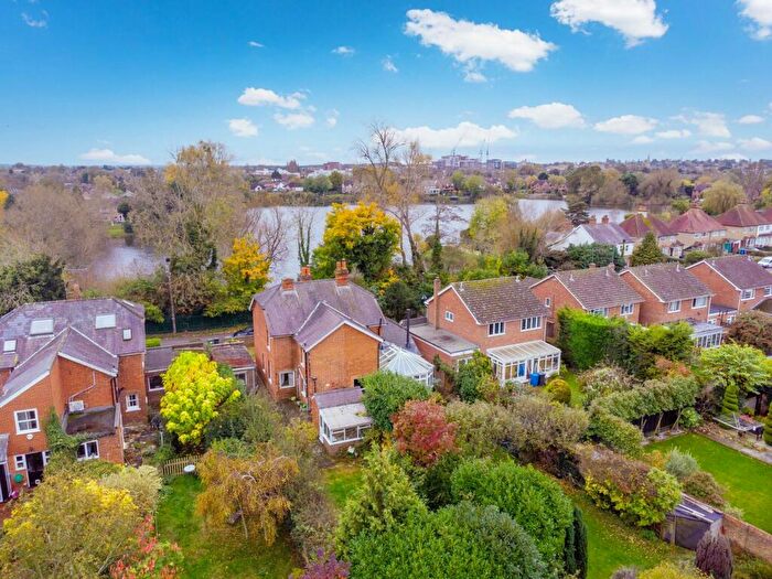 2 Bedroom Semi-Detached House For Sale In Summerleaze Road, Maidenhead, SL6