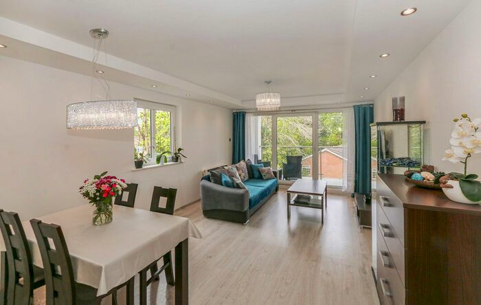 2 Bedroom Flat To Rent In Wimbourne Road, Bournemouth, BH2