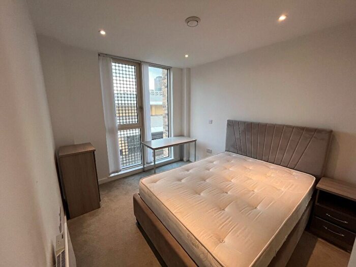 2 Bedroom Flat To Rent In Boundary Lane, Manchester, Greater Manchester, M15