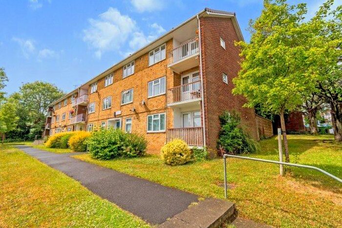 2 Bedroom Flat To Rent In Portswood Road, Southampton, SO17