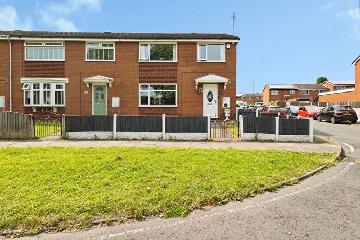 3 Bedroom End Of Terrace House For Sale In Circular Road, Denton, Manchester, Greater Manchester, M34