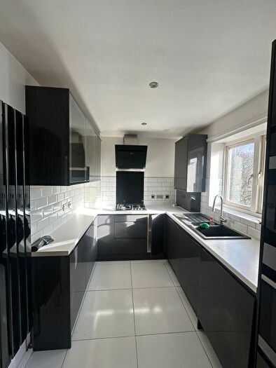 2 Bedroom Flat To Rent In Eastway, London, E9