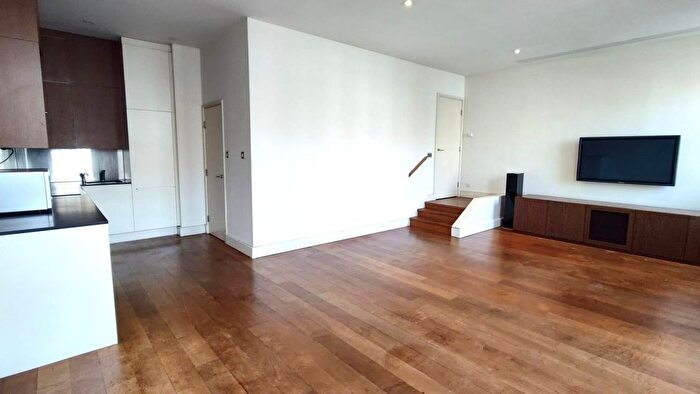 3 Bedroom Flat To Rent In Chepstow Place, London, W2