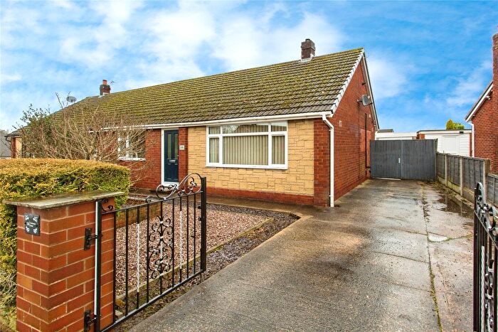 2 Bedroom Bungalow For Sale In Fairhaven Road, Leyland, Lancashire, PR25
