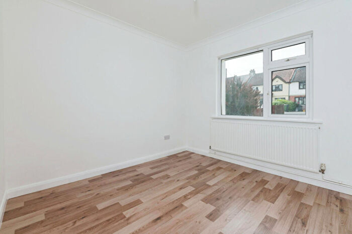2 Bedroom Detached Bungalow For Sale In Southend Road, Hockley, SS5