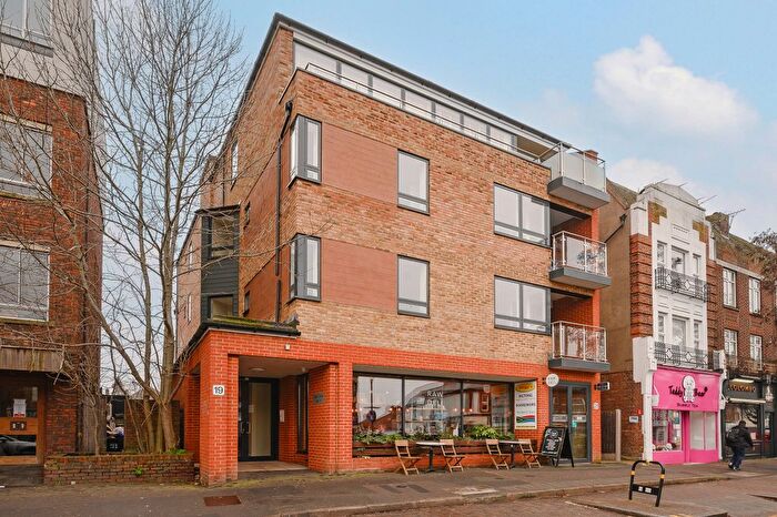 2 Bedroom Flat To Rent In Central Road, Worcester Park, KT4