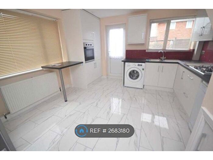 3 Bedroom Semi Detached House To Rent In Silverdale Road, Reading, RG6