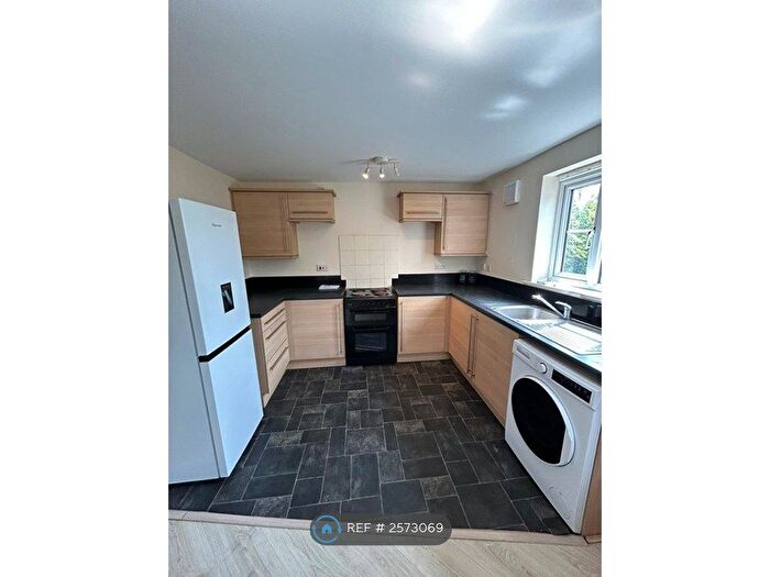 2 Bedroom Flat To Rent In Waltheof Road, Sheffield, S2
