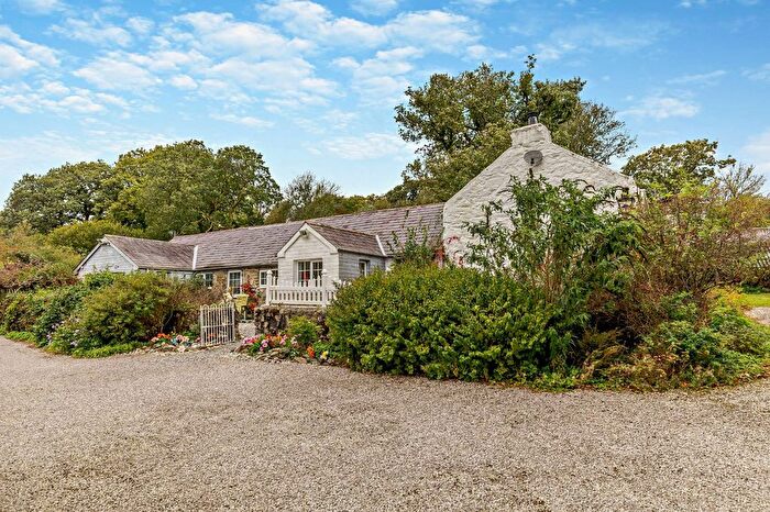 3 Bedroom Equestrian Property For Sale In Waunfawr, Caernarfon, Gwynedd, LL54