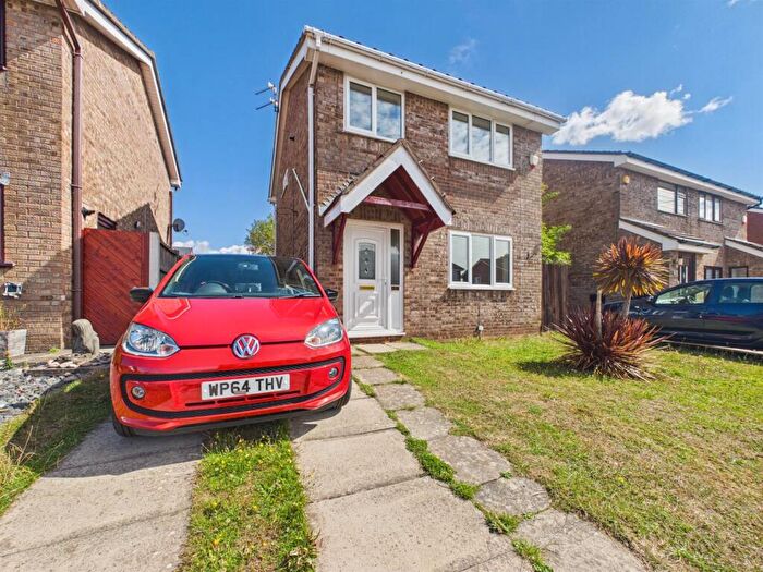 2 Bedroom Detached House To Rent In Binsey Close, Upton, CH49