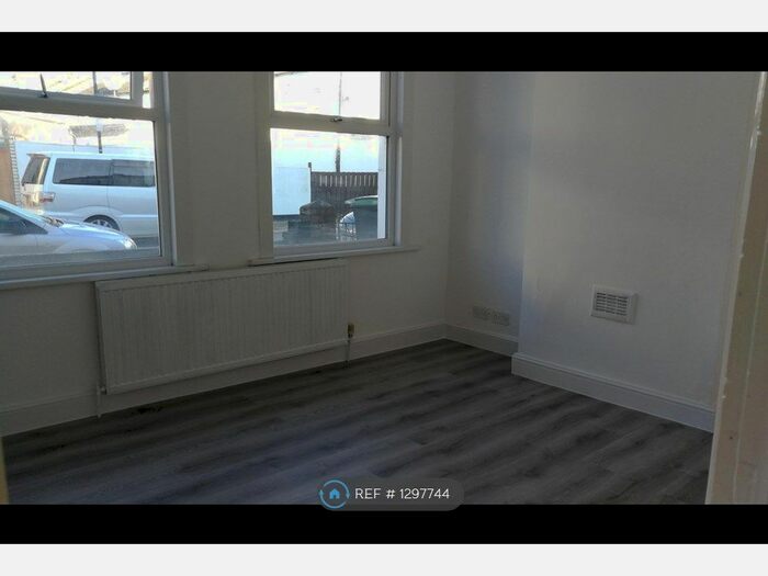 4 Bedroom End Of Terrace House To Rent In Poynton Road, London N17