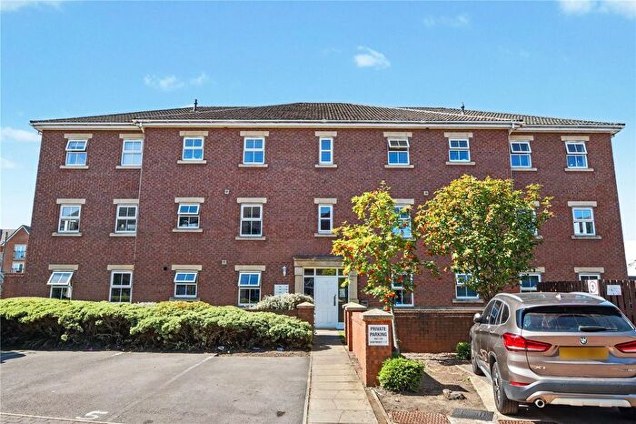 2 Bedroom Flat For Sale In Meadowbrook Court, Morley, Leeds, West Yorkshire, LS27