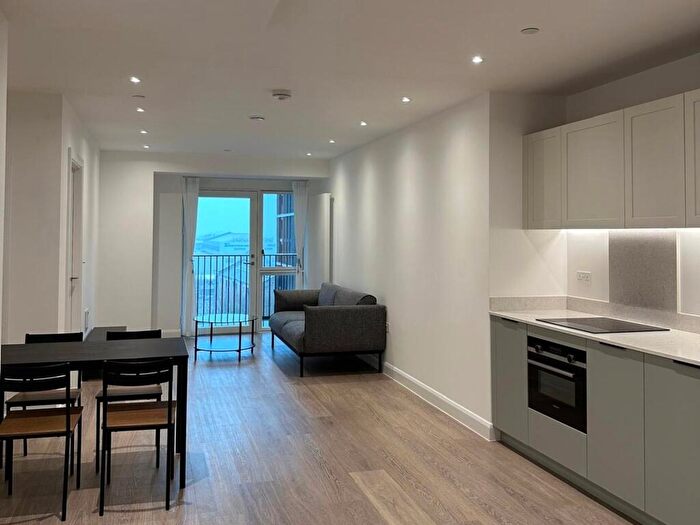 1 Bedroom Apartment To Rent In Ellipse House, Eden Place, E16