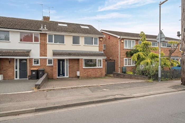 4 Bedroom Semi-Detached House For Sale In Brooklands Drive, Leighton Buzzard, LU7