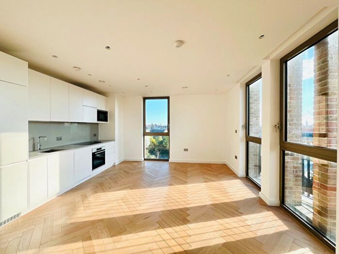 3 Bedroom Flat To Rent In Josephine House, Oberman Road, Dollis Hill, NW10