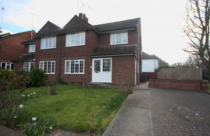 2 Bedroom Maisonette To Rent In Kelvedon Close, Kingston Upon Thames, Surrey, KT2