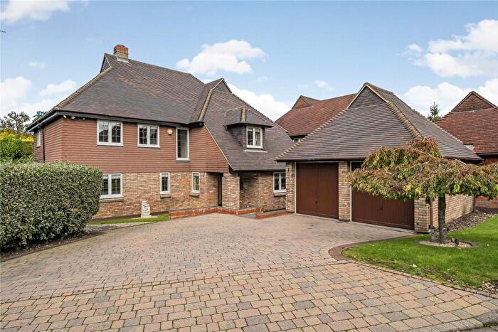 5 Bedroom Detached House To Rent In Lightwater, Surrey, GU18