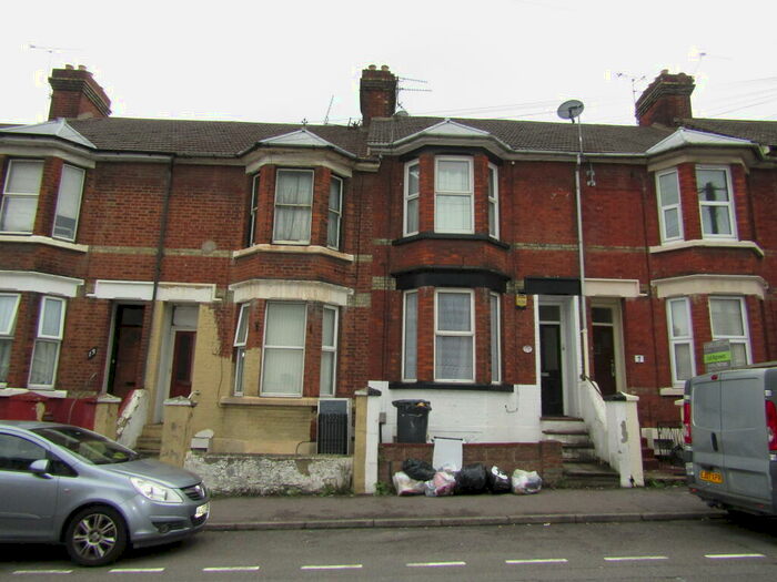 1 Bedroom Apartment To Rent In Richmond Road, Gillingham, ME7