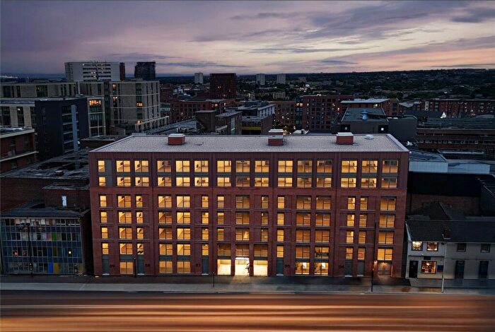 2 Bedroom Duplex For Sale In Chapmans Yard, Upper Gough Street, Birmingham, West Midlands, B1
