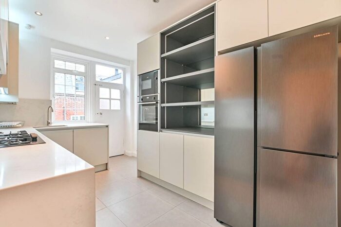 4 Bedroom Flat To Rent In Kensington High Street, High Street Kensington, London, W8
