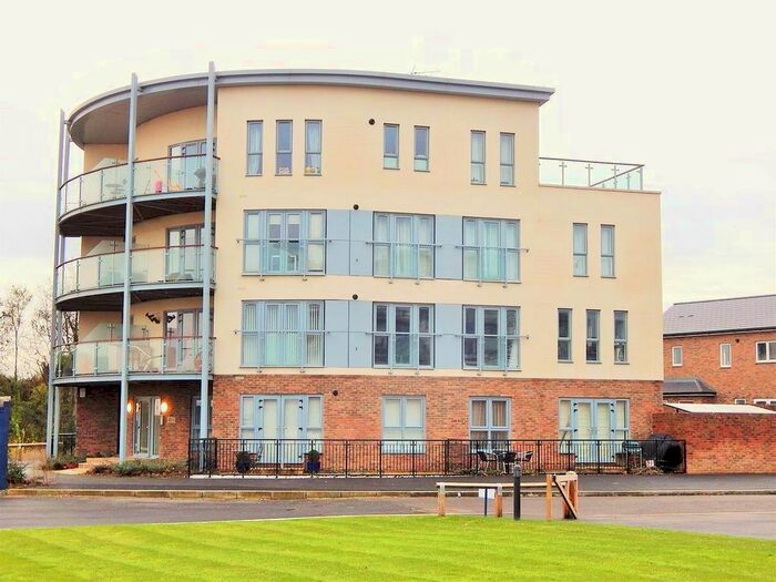 2 Bedroom Flat To Rent In Liverymen Walk, Ingress Park, DA9