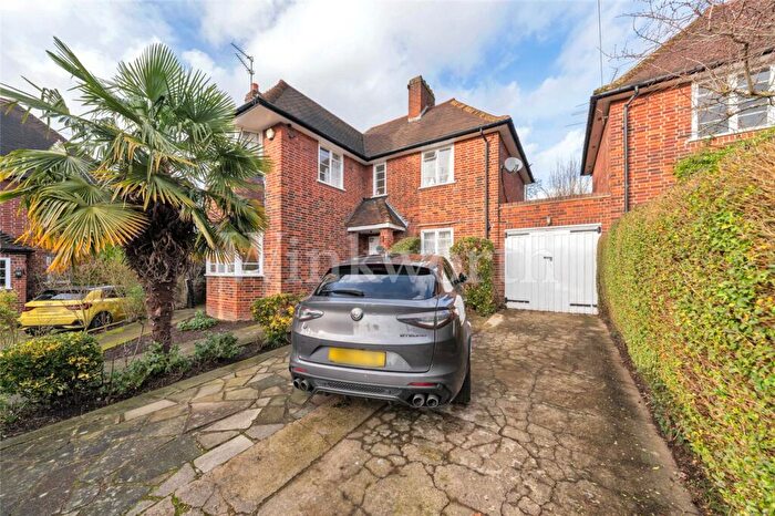 4 Bedroom Detached House To Rent In Harford Walk, London, N2