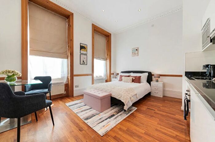 Studio To Rent In Upper Berkeley Street, London, W1H