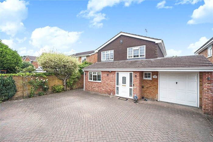 4 Bedroom Detached House For Sale In West End, Woking, Surrey, GU24