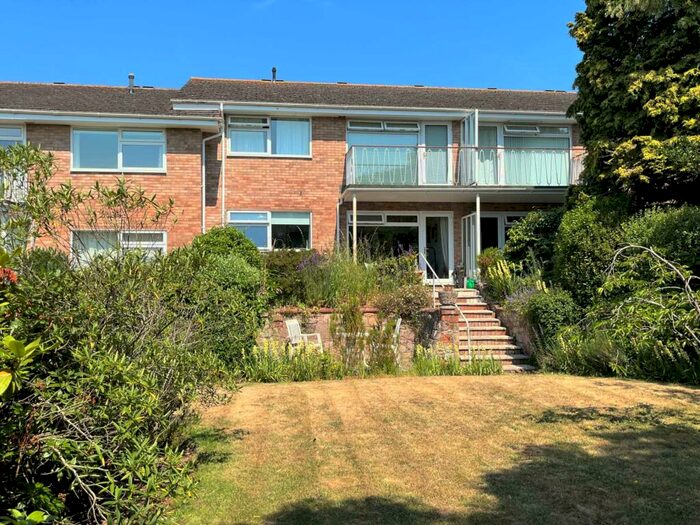 2 Bedroom Flat For Sale In Cranford Avenue, Exmouth, EX8