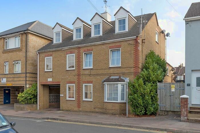 Studio To Rent In Ufton Lane, Sittingbourne, Kent, ME10