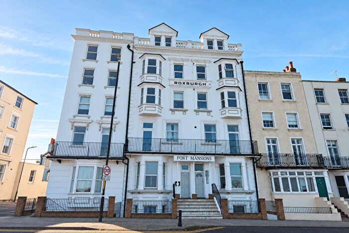 1 Bedroom Flat For Sale In Fort Crescent, Margate, Kent, CT9