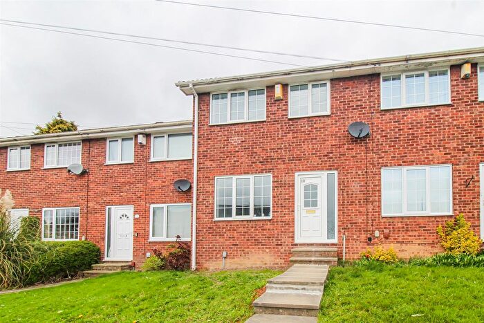 3 Bedroom Terraced House For Sale In Aysgarth Drive, Wakefield, WF2