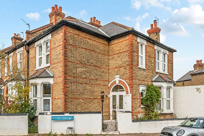 4 Bedroom End Of Terrace House For Sale In Salehurst Road, London, SE4