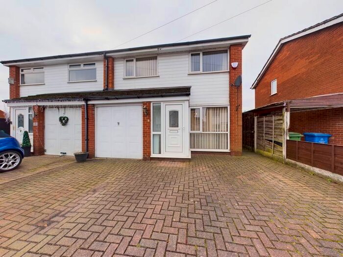 3 Bedroom Semi-Detached House To Rent In Dane Avenue, Partington M31