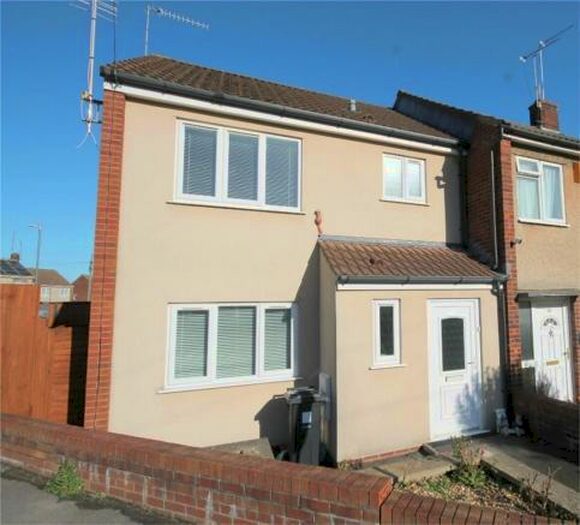 2 Bedroom End Of Terrace House To Rent In Willis Road, Kingswood, Bristol, BS15