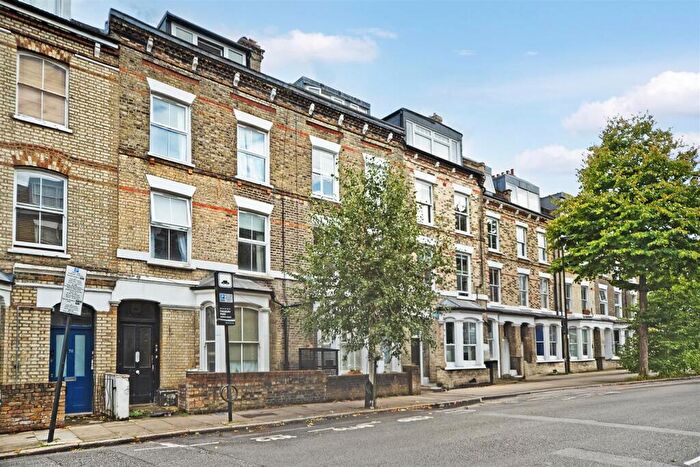 2 Bedroom Flat For Sale In Moray Road, Finsbury Park, N4
