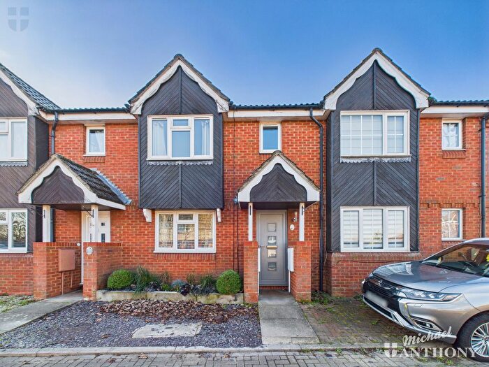 3 Bedroom Terraced House For Sale In Honour Close, Aylesbury, HP20