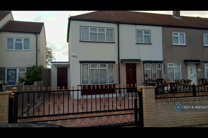 5 Bedroom End Of Terrace House To Rent In Maybury Road, Barking, IG11