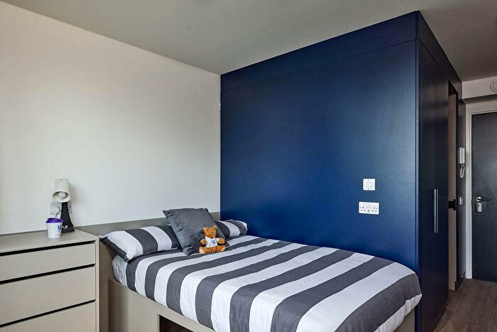 1 Bedroom Private Hall To Rent In Bargate House, Southampton, SO14