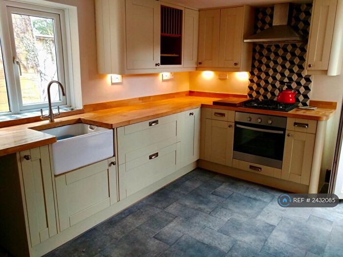 2 Bedroom Flat To Rent In Kingshill Road, Swindon, SN1