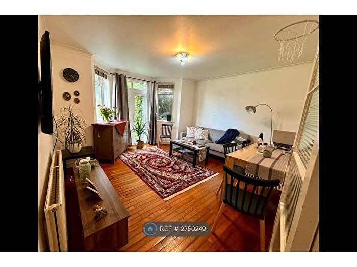 2 Bedroom Flat To Rent In Montenotte Road, London, N8