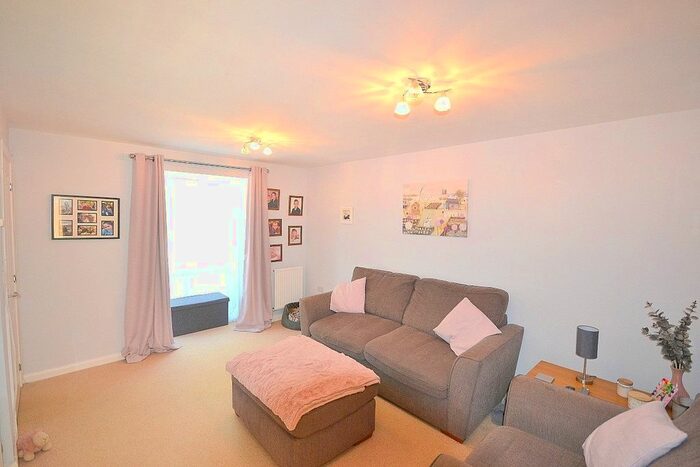 3 Bedroom Semi-Detached House To Rent In Narrowboat Lane, Northampton, NN4