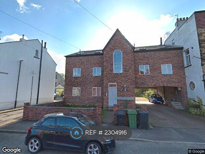 2 Bedroom Flat To Rent In Woodland Lane, Leeds, LS7