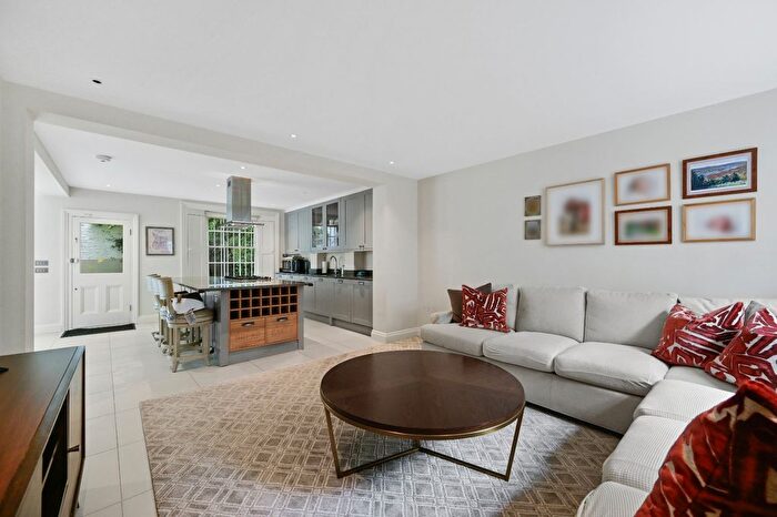 4 Bedroom End Terrace House To Rent In Chalcot Crescent, Primrose Hill, NW1