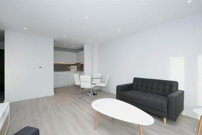 1 Bedroom Flat To Rent In The Shoreline Building, Manor House, N4