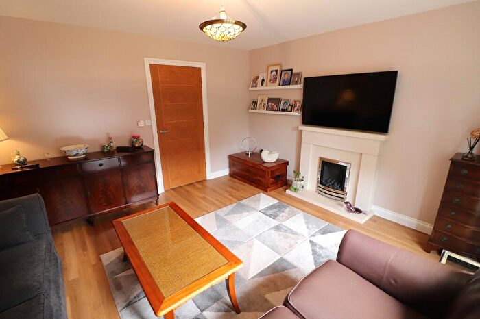 3 Bedroom Detached House For Sale In Sish Lane, Stevenage, Hertfordshire, SG1