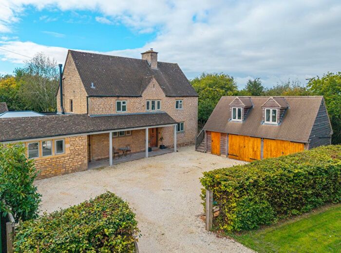 4 Bedroom Detached House For Sale In Murcot Turn, Broadway, WR12