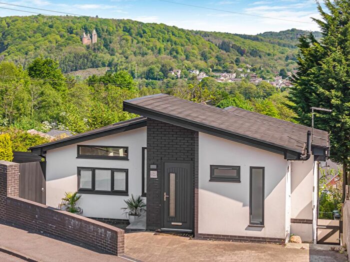 4 Bedroom Detached House To Rent In Cae'r Graig, Radyr, Cardiff, CF15