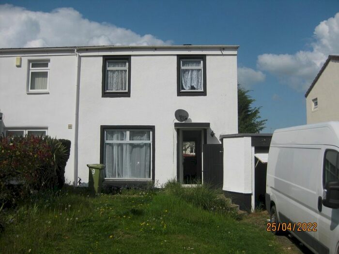 3 Bedroom Semi-Detached House To Rent In Jennings, Stantonbury, Milton Keynes, MK14