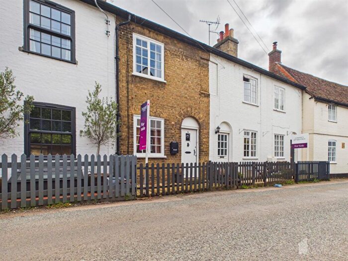 2 Bedroom Cottage For Sale In High Street, Gosmore, Hitchin, SG4